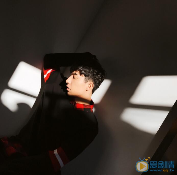 西尔扎提帅照 西尔扎提高清写真_西尔扎提高清剧照