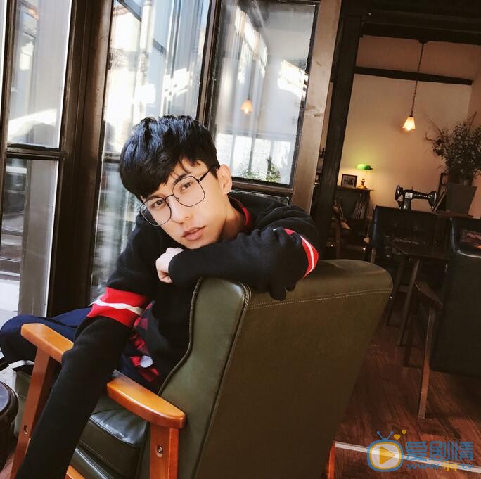 西尔扎提帅照 西尔扎提高清写真_西尔扎提高清剧照