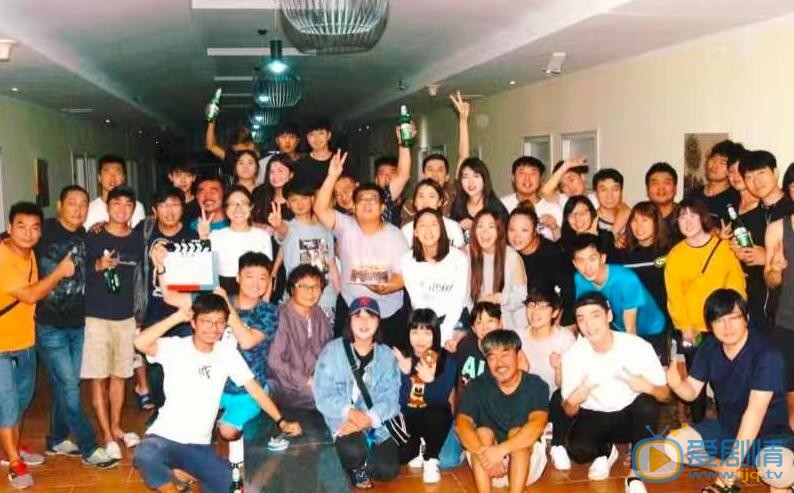 西尔扎提《整容液》照 西尔扎提高清写真_西尔扎提高清剧照