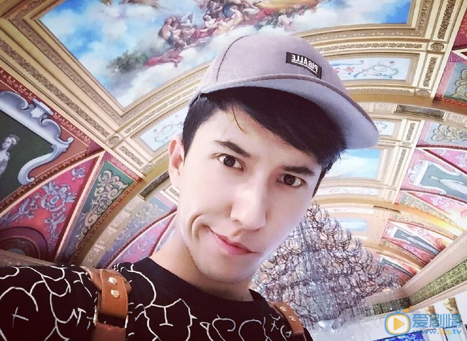 西尔扎提生活照 西尔扎提高清写真_西尔扎提高清剧照
