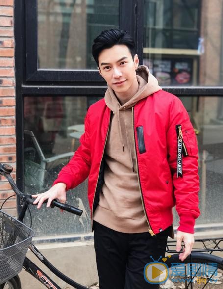 王冠逸街拍写真 王冠逸高清写真_王冠逸高清剧照