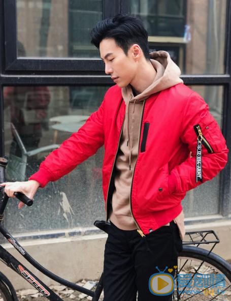 王冠逸街拍写真 王冠逸高清写真_王冠逸高清剧照