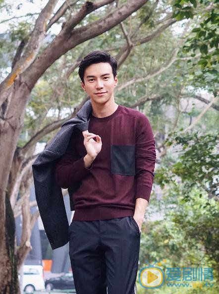 王冠逸街拍写真 王冠逸高清写真_王冠逸高清剧照