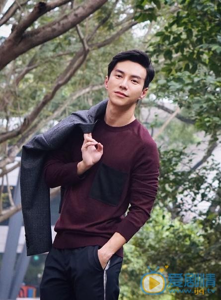 王冠逸街拍写真 王冠逸高清写真_王冠逸高清剧照