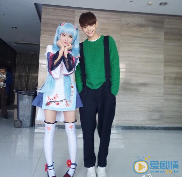 王新乔合照 王新乔高清写真_王新乔高清剧照