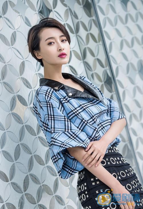 杨菲洋街拍 杨菲洋高清写真_杨菲洋高清剧照