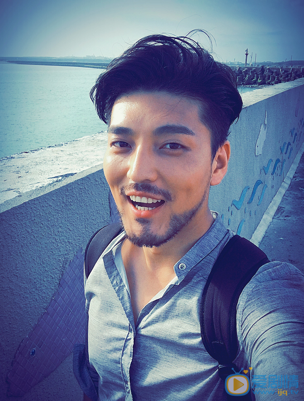  那片星空那片海周不闻是谁演的？周不闻扮演者隋咏良个人资料生活照欣赏