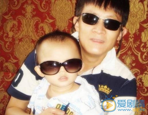杨志刚父子照 杨志刚高清写真_杨志刚高清剧照