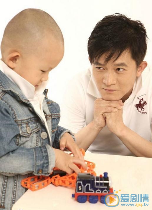 杨志刚父子照 杨志刚高清写真_杨志刚高清剧照