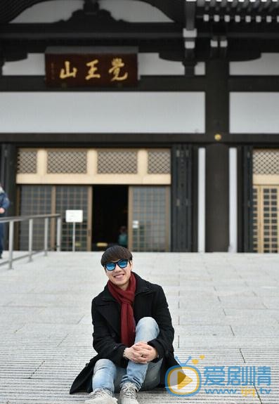 White生活照 White高清写真_White高清剧照