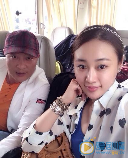 贾舒涵与人合照 贾舒涵高清写真_贾舒涵高清剧照