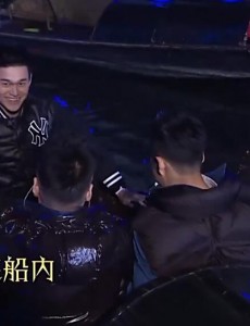 我们十七岁韩东君孙杨范明坐乌篷船时的背景音乐是什么？