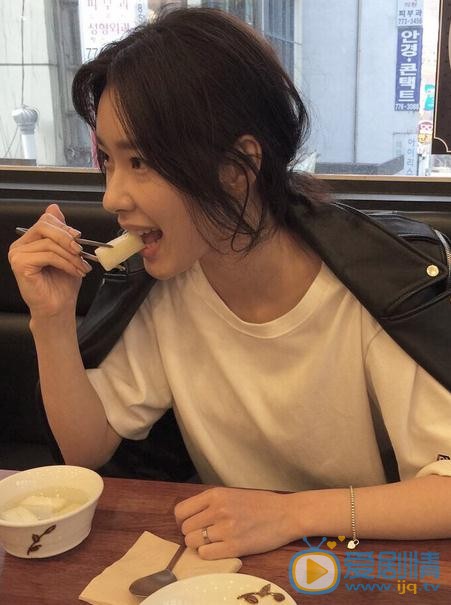 黄以娜生活照 黄以娜高清写真_黄以娜高清剧照