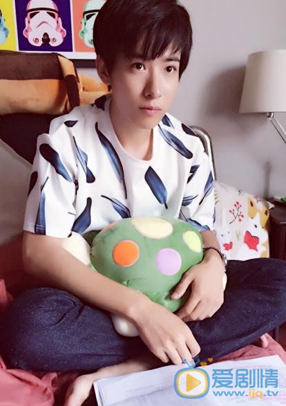 吴昊泽生活照 吴昊泽高清写真_吴昊泽高清剧照