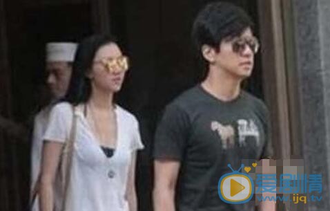李健李健与妻子小贝壳合照 李健高清写真_李健高清剧照