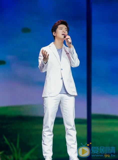 李健工作唱歌照 李健高清写真_李健高清剧照