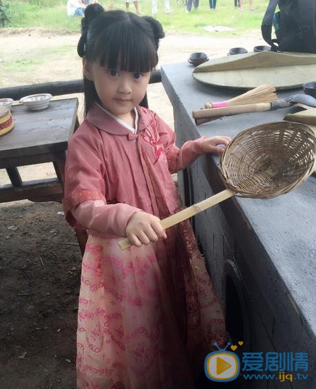 王芷璇片场照 王芷璇高清写真_王芷璇高清剧照
