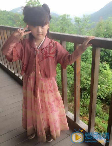 王芷璇片场照 王芷璇高清写真_王芷璇高清剧照