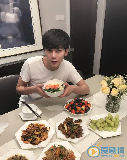 陆钧彦生活照 陆钧彦高清写真_陆钧彦高清剧照
