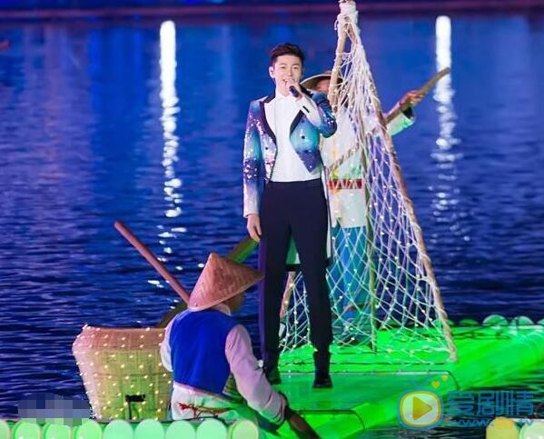 王嘉2017年春晚照 王嘉高清写真_王嘉高清剧照