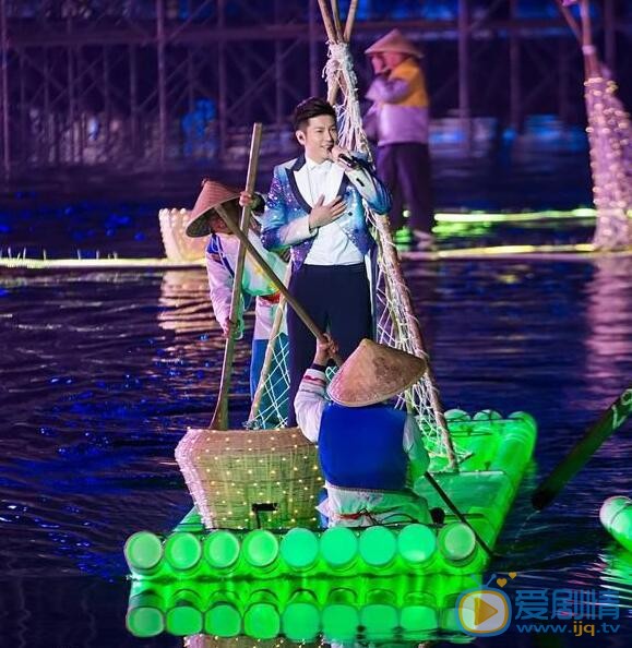 王嘉2017年春晚照 王嘉高清写真_王嘉高清剧照