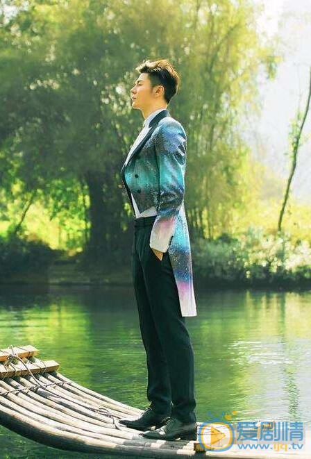 王嘉2017年春晚照 王嘉高清写真_王嘉高清剧照