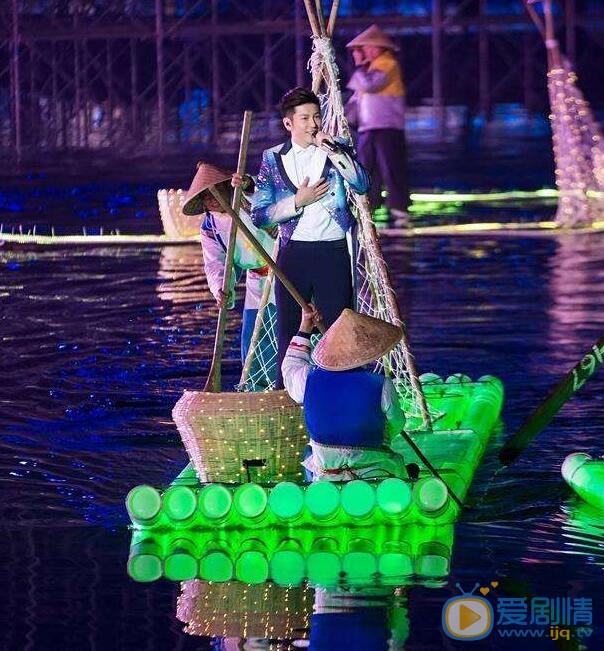 王嘉2017年春晚照 王嘉高清写真_王嘉高清剧照