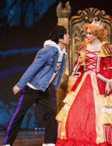 欢乐喜剧人蔡明烟熏妆助阵常远上演“童话故事”！