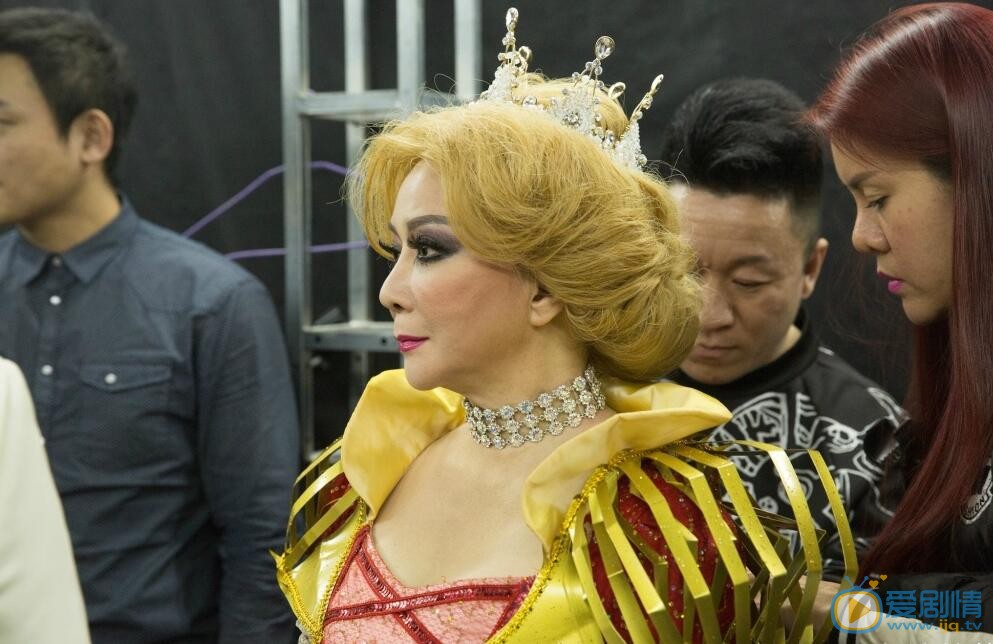欢乐喜剧人蔡明烟熏妆助阵常远上演“童话故事”！