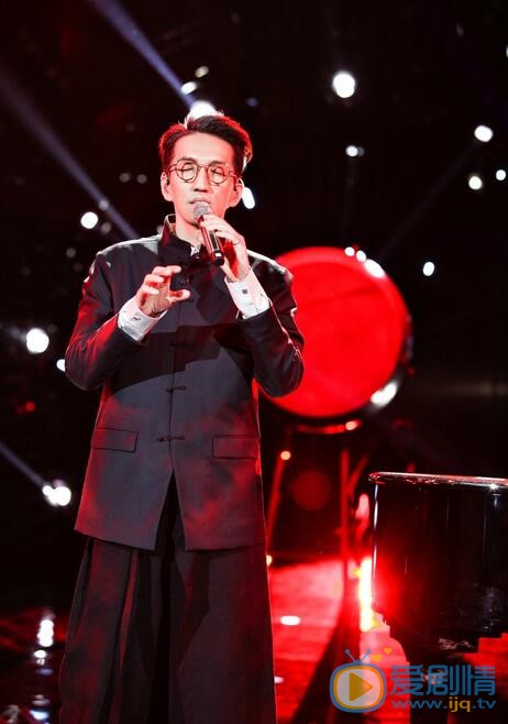 歌手林志炫再现中国风歌曲《御龙铭千古》 霸气“轰炸”舞台