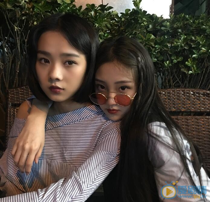鲁照华朋友合照 鲁照华高清写真_鲁照华高清剧照