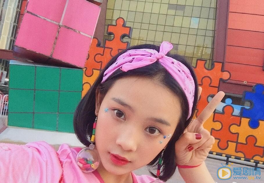 鲁照华粉色写真 鲁照华高清写真_鲁照华高清剧照
