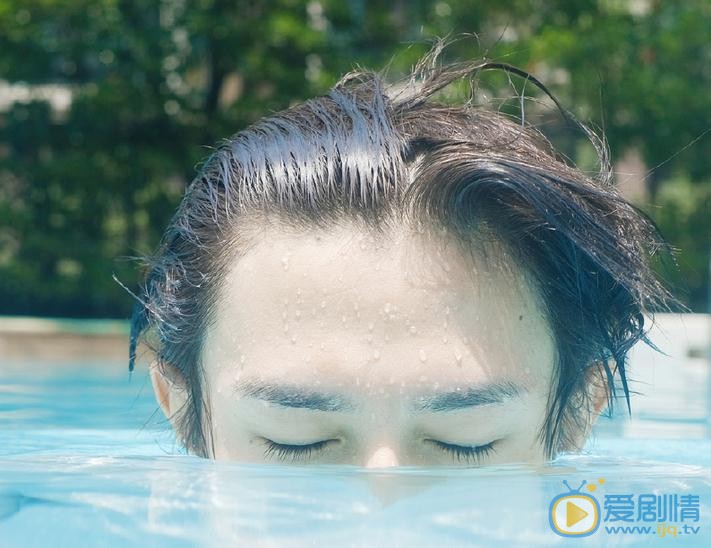 黄靖翔水中写真 黄靖翔高清写真_黄靖翔高清剧照