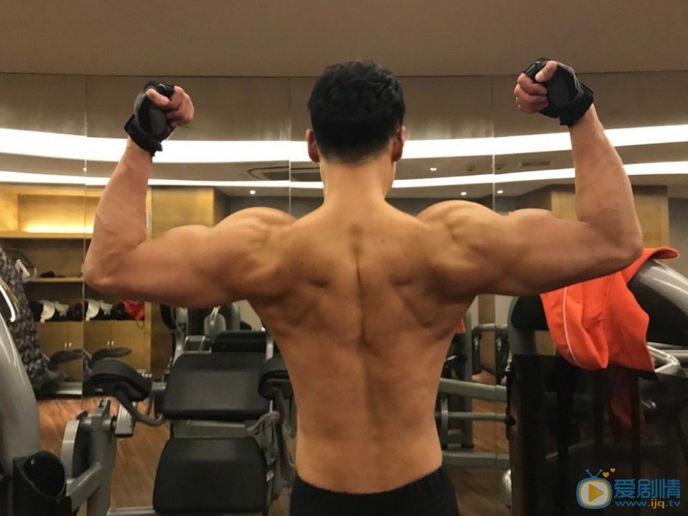 亓航健身运动写真 亓航高清写真_亓航高清剧照