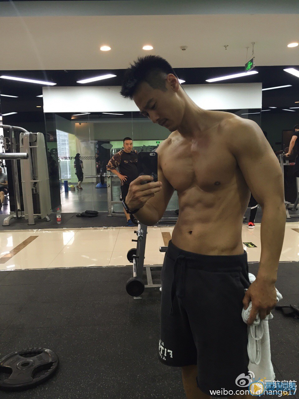 亓航健身运动写真 亓航高清写真_亓航高清剧照