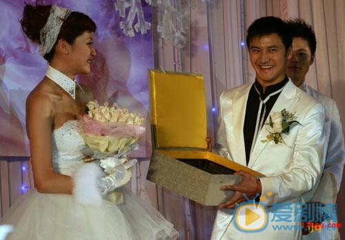 田亮和叶一茜结婚照 田亮高清写真_田亮高清剧照