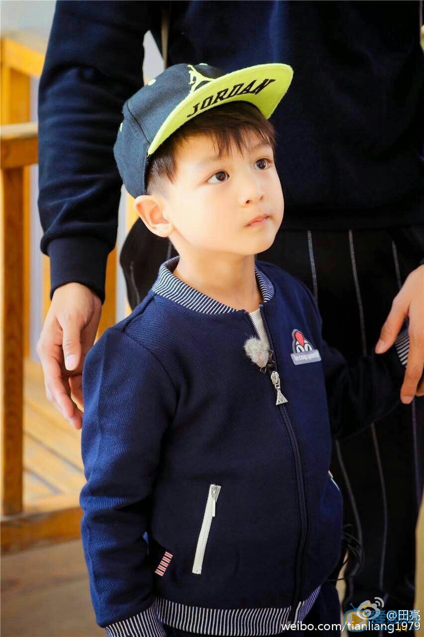 田亮儿子田宸羽 田亮高清写真_田亮高清剧照