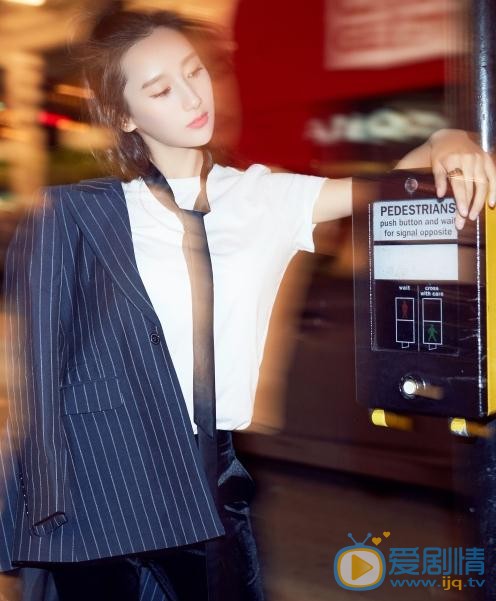 高洋夜色街拍 高洋高清写真_高洋高清剧照
