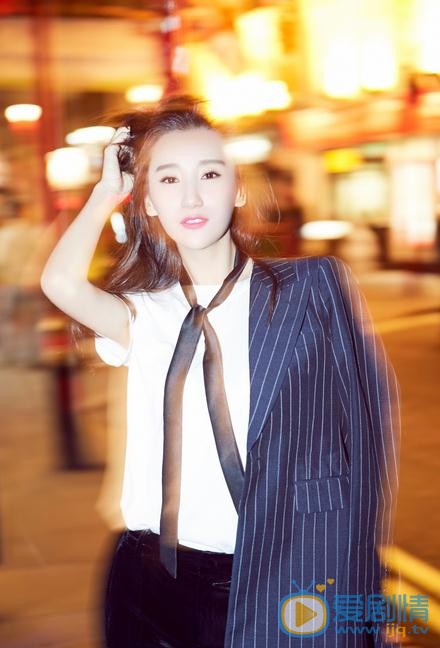 高洋夜色街拍 高洋高清写真_高洋高清剧照