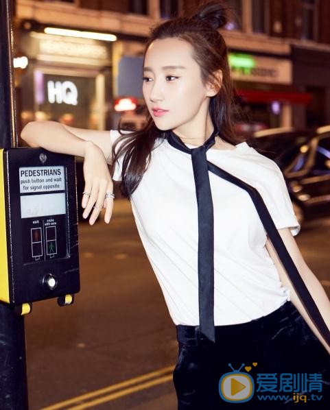 高洋夜色街拍 高洋高清写真_高洋高清剧照