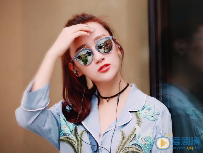 高洋休闲街拍 高洋高清写真_高洋高清剧照