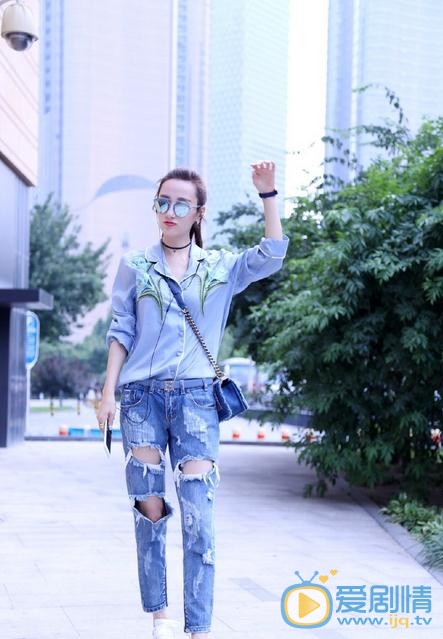 高洋休闲街拍 高洋高清写真_高洋高清剧照