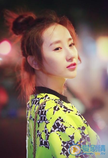 高洋休闲街拍 高洋高清写真_高洋高清剧照