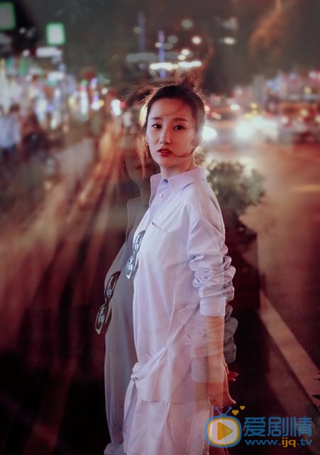 高洋夜色街拍 高洋高清写真_高洋高清剧照