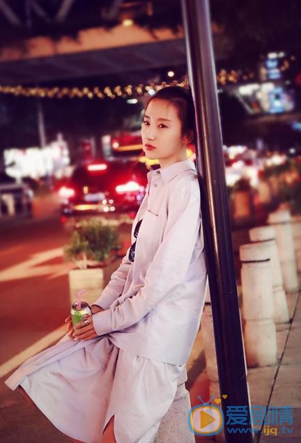 高洋夜色街拍 高洋高清写真_高洋高清剧照