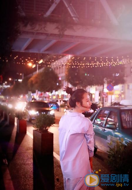 高洋夜色街拍 高洋高清写真_高洋高清剧照
