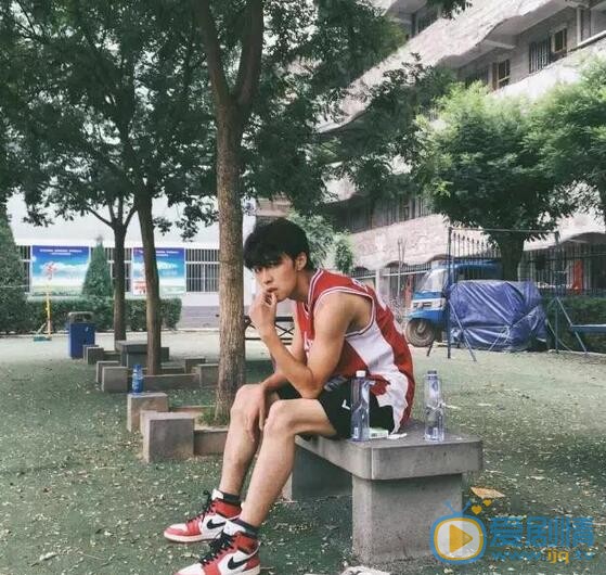 薛泽源生活照 薛泽源高清写真_薛泽源高清剧照