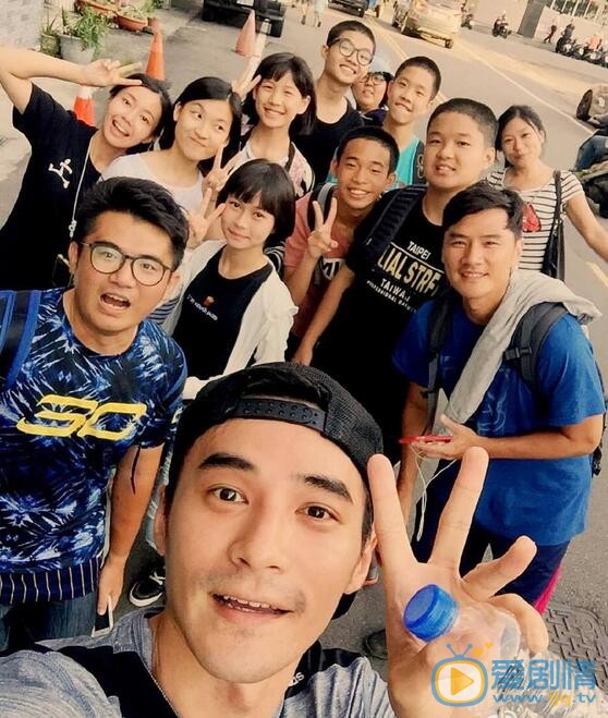 是元介《老师你会不会回来》照 是元介高清写真_是元介高清剧照