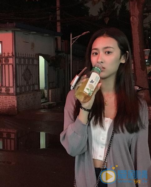 马月生活照 马月高清写真_马月高清剧照