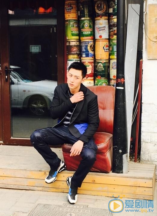 黄景瑜时尚街拍 黄景瑜高清写真_黄景瑜高清剧照